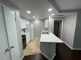 Building Photo - 3945 Nobel Dr