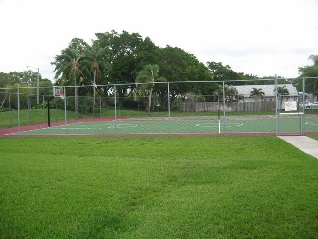 Building Photo - 5628 Pebble Brook Ln