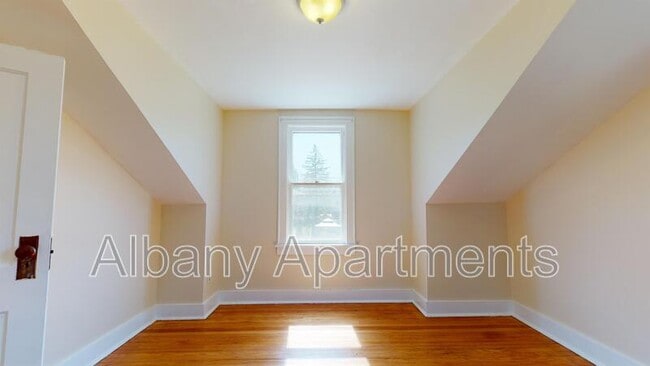 Building Photo - 63 Wellington Ave