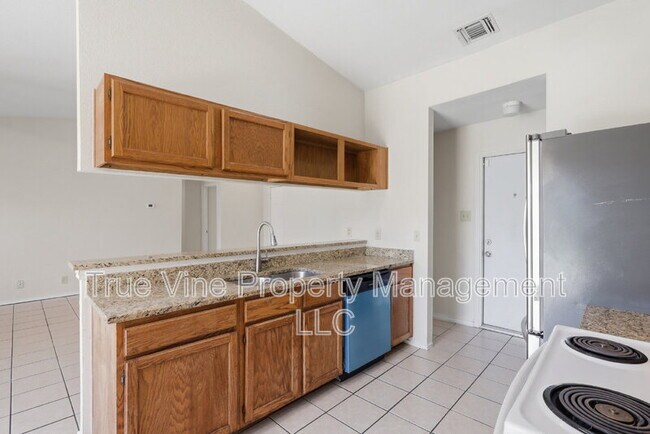 Building Photo - 7911 Corona Ridge
