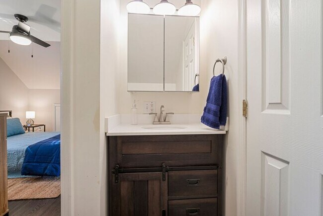 Building Photo - 1439 NY-9P