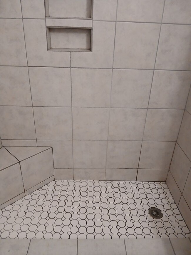 Building Photo - Walk in Shower! Single Level, 2 BR, 2 FULL Bath Townhome $1325/mo. Garner, NC !