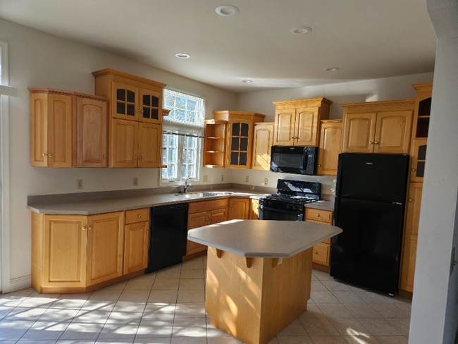 Building Photo - 2769 West Blvd