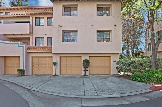 Building Photo - 10252 Danube Dr