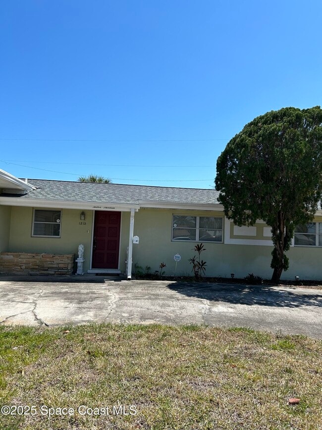 Building Photo - 1213 Banana River Dr