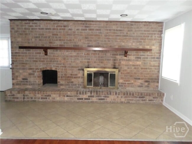 Building Photo - 213 Olmstead Dr