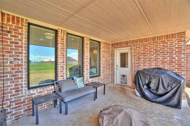 Building Photo - 1015 Greenview Dr