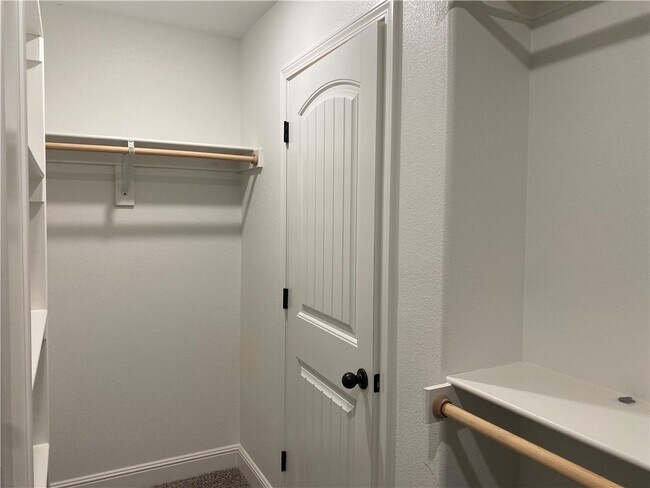 Building Photo - 3550 Macintosh Way