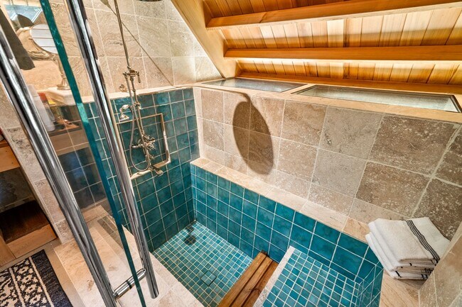 Building Photo - Private Architectural Estate Minutes from ...