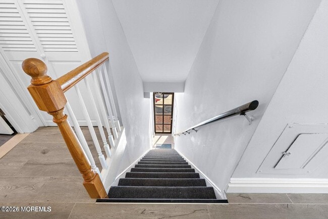 Building Photo - 160 Monmouth St