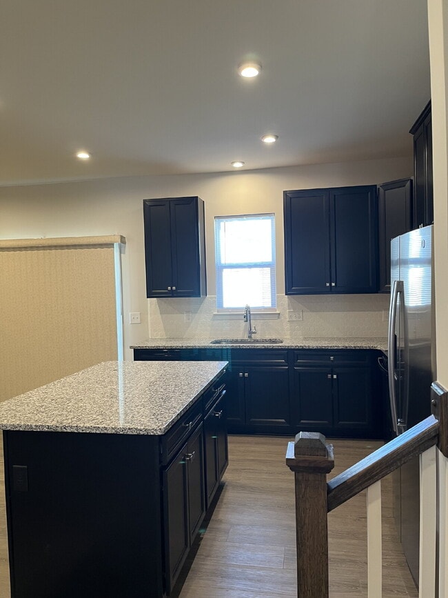 Building Photo - "Charming 3-Bedroom Townhouse with 2.5 Baths on Riverbrook Drive – Your Perfect Gallatin Retreat!"