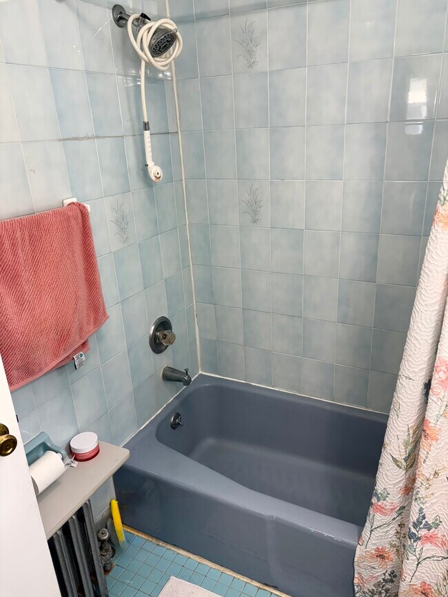 Building Photo - 59 Mozart St