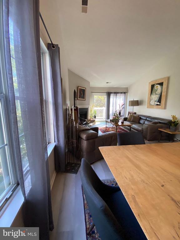 Building Photo - 2970 Yarling Ct