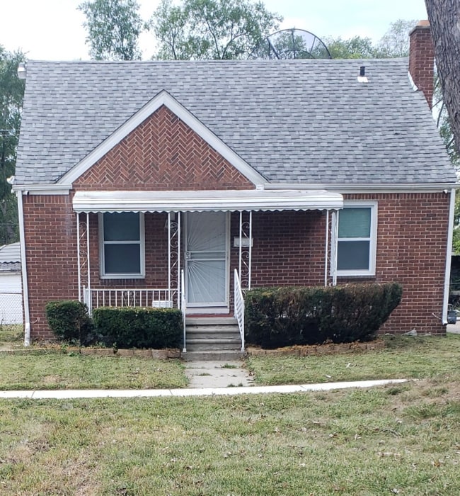 Building Photo - 19363 Sunset St