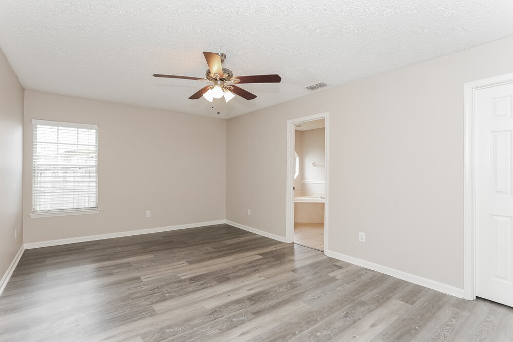 Building Photo - 1694 Aston Hall Dr E