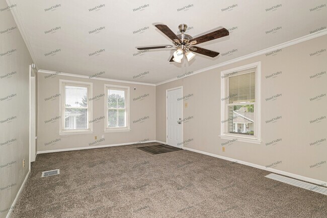 Building Photo - 8706 Eulalie Ave