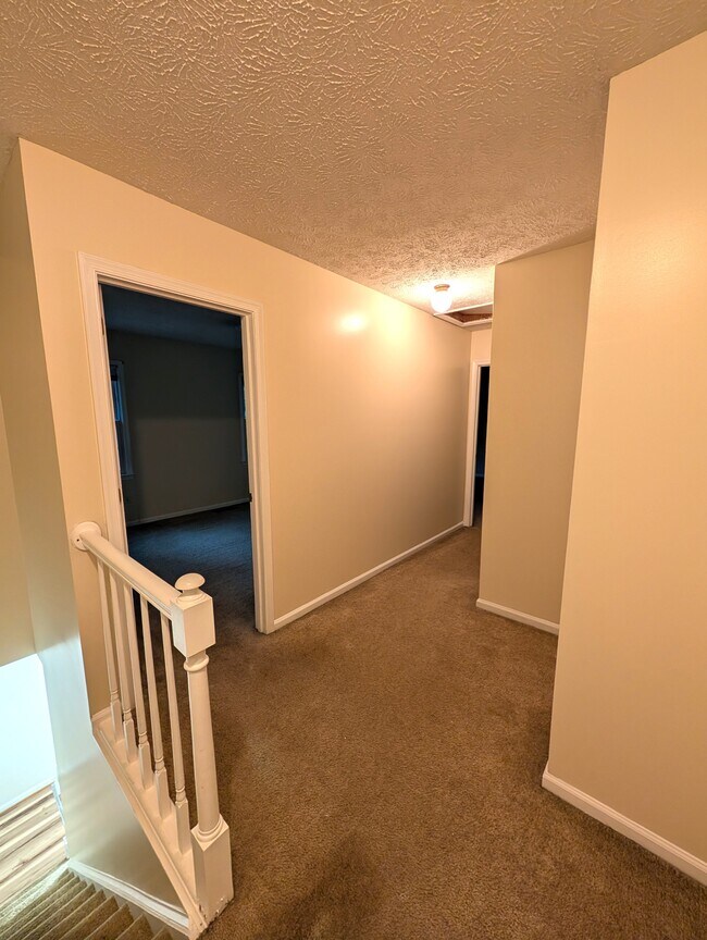 Building Photo - 32 Gambol St