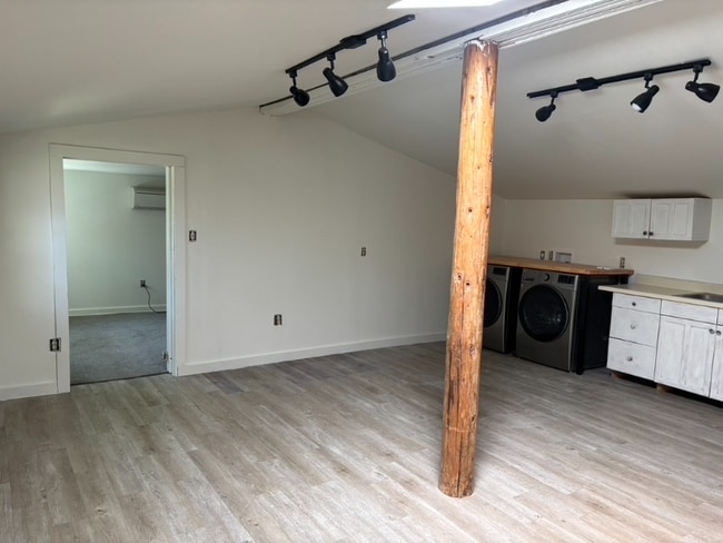 Building Photo - 1303 7th St NW
