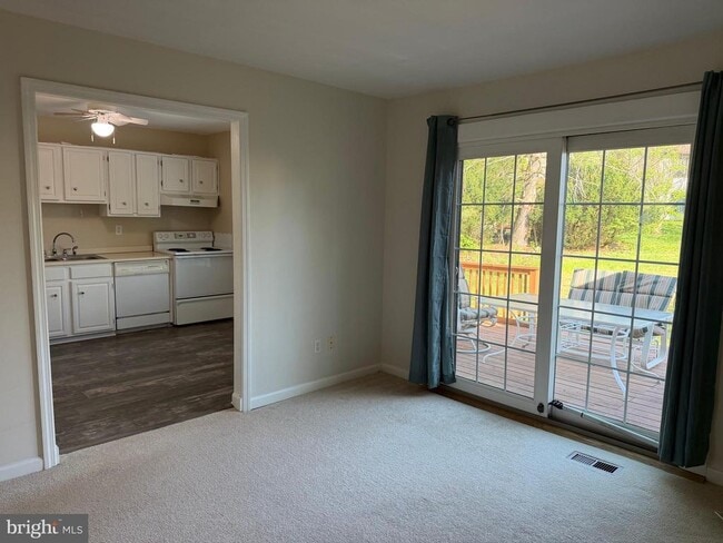 Building Photo - 5404 Doral Dr