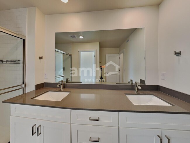 Building Photo - 1369 E Old Mesquite St