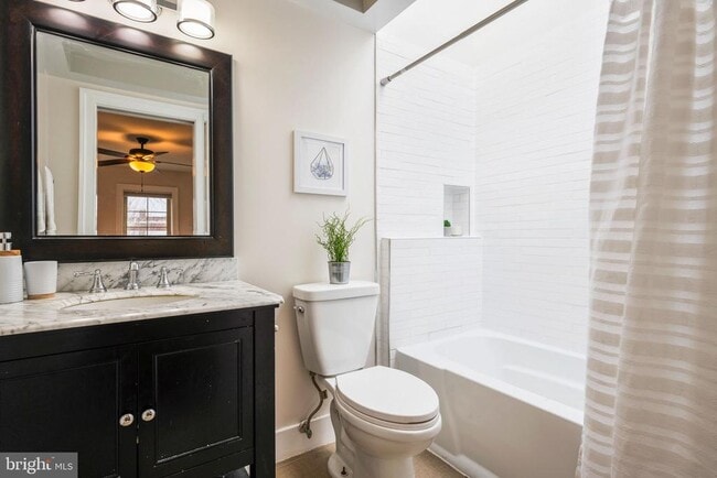 Building Photo - 1259 16th St NE