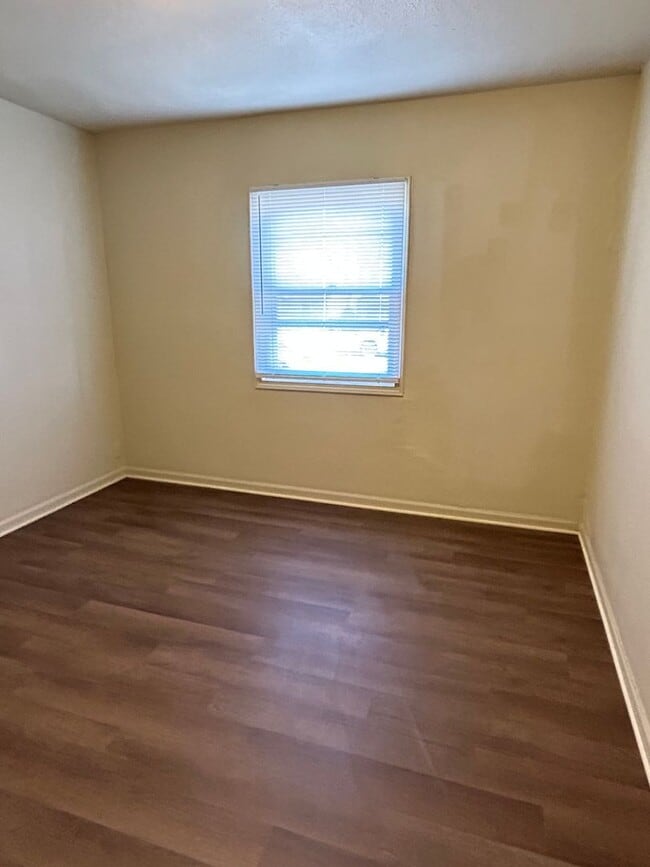 Building Photo - 3437 SW Brendan Ave