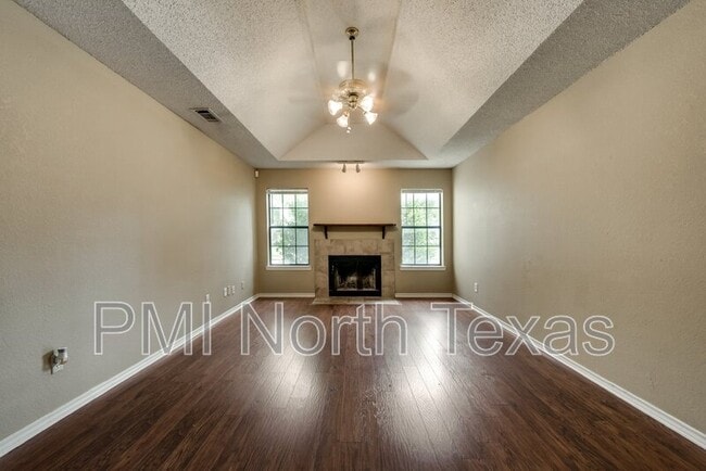 Building Photo - 2701 London Ct