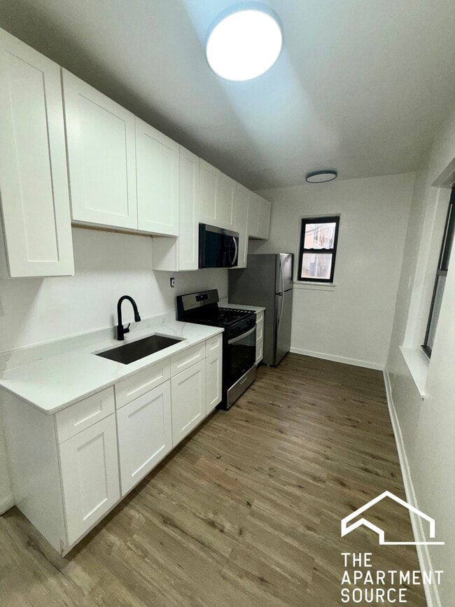 Building Photo - 5244 S Drexel Ave