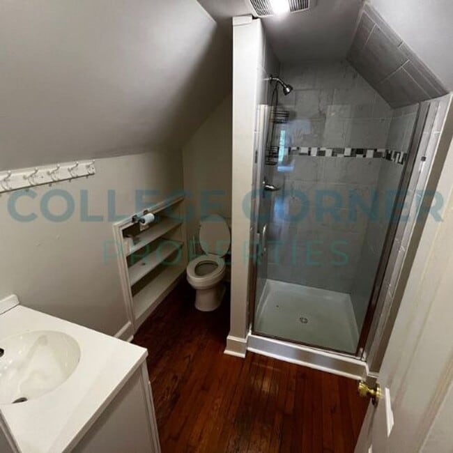 Building Photo - 1253 Brookwood Dr