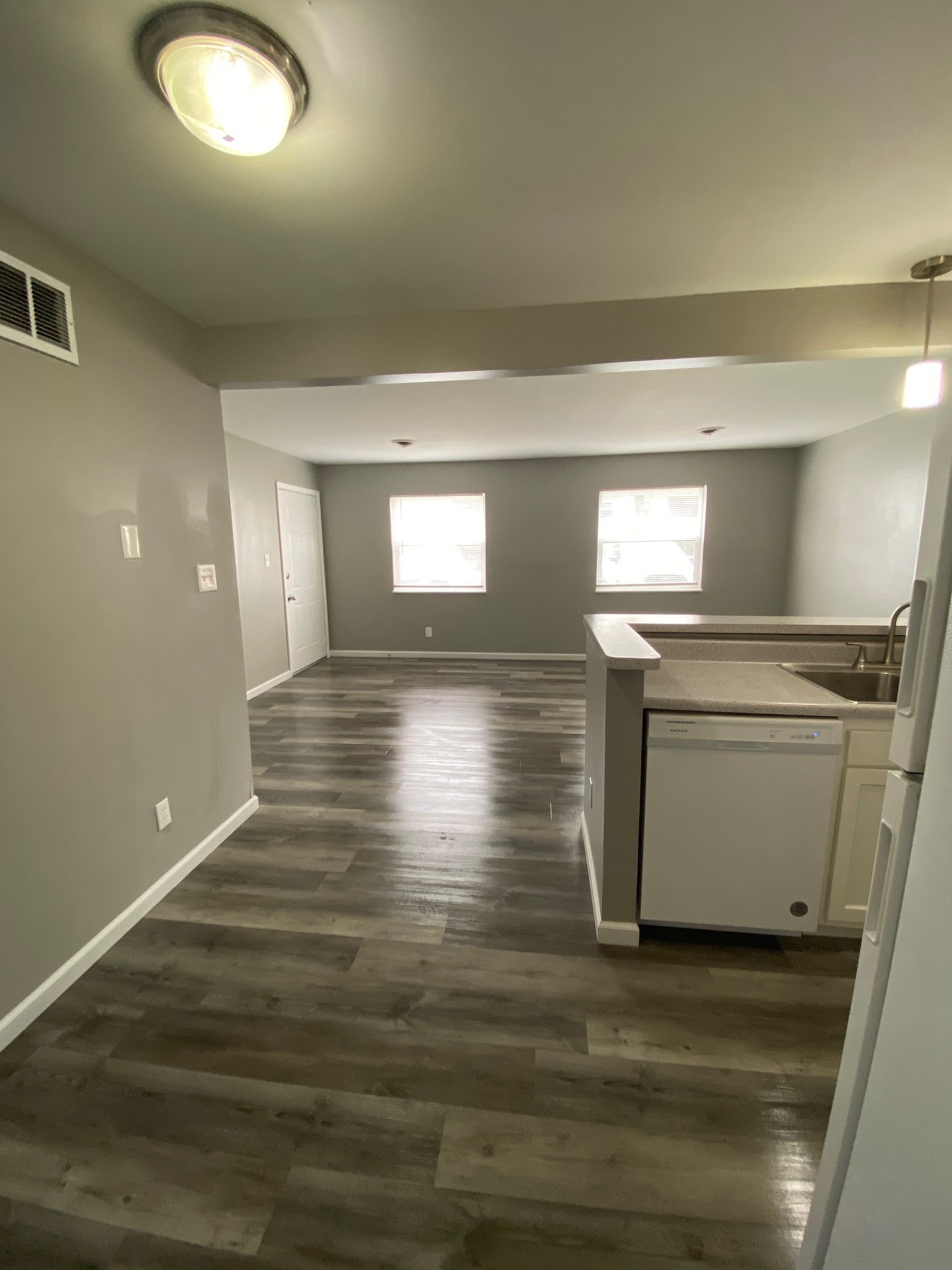 Building Photo - 109 Sandstone Ct