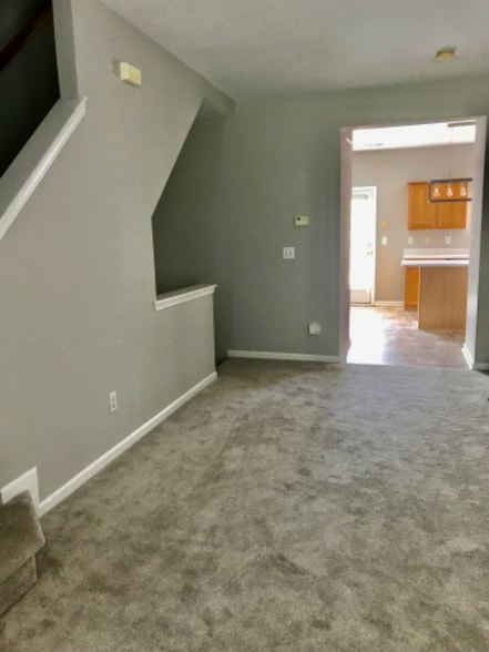 Building Photo - 16213 Peachmont Dr