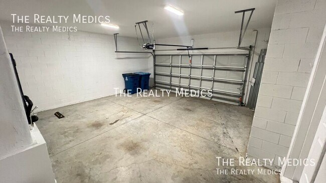 Building Photo - 1161 Yager Rd SE