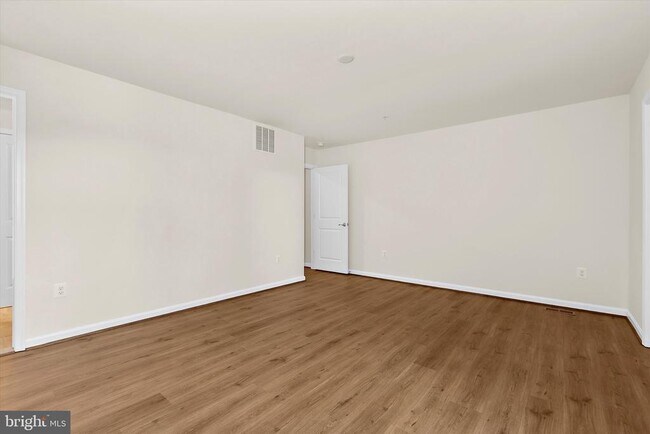 Building Photo - 1102 Thomas Trl