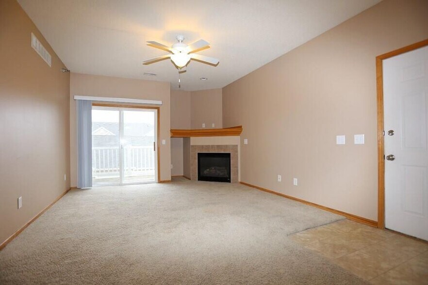Building Photo - 2323 E Porter Avenue #86