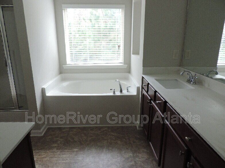 Building Photo - 1292 Brookmere Way
