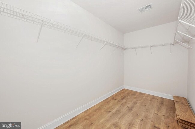 Building Photo - 9962 Roulette Dr