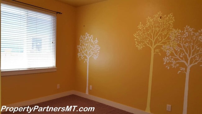 Building Photo - *** Beautiful *** 3 Bed 2 Bath house in Alder Creek