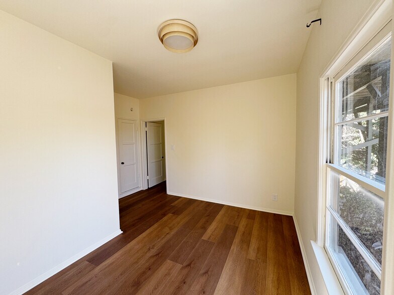 Building Photo - 1764 Rotary Dr