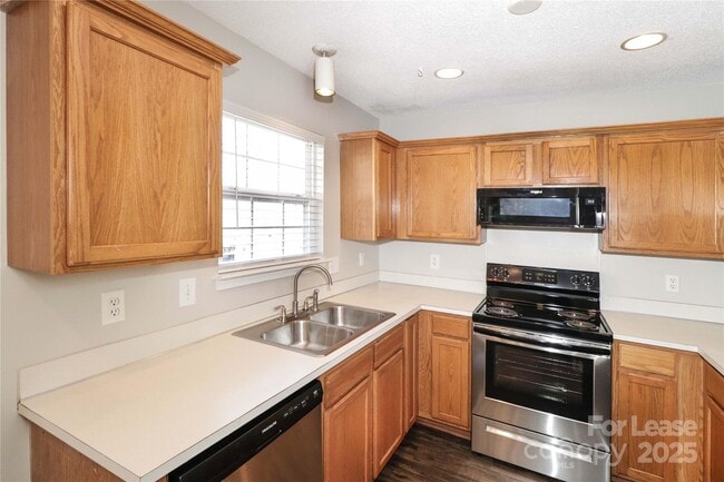 Building Photo - 771 Rebecca Jane Dr
