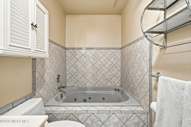 Building Photo - 470 Monmouth Pl