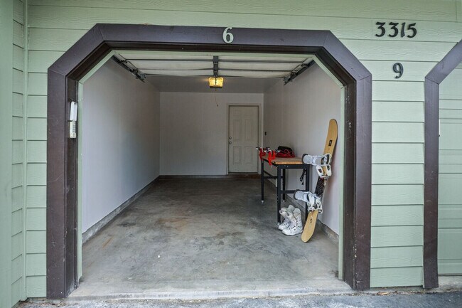 Building Photo - 3377 Sunburst Ct