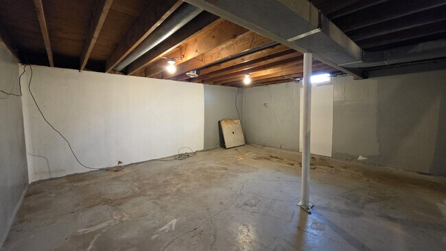 Building Photo - 314 Milwaukee St