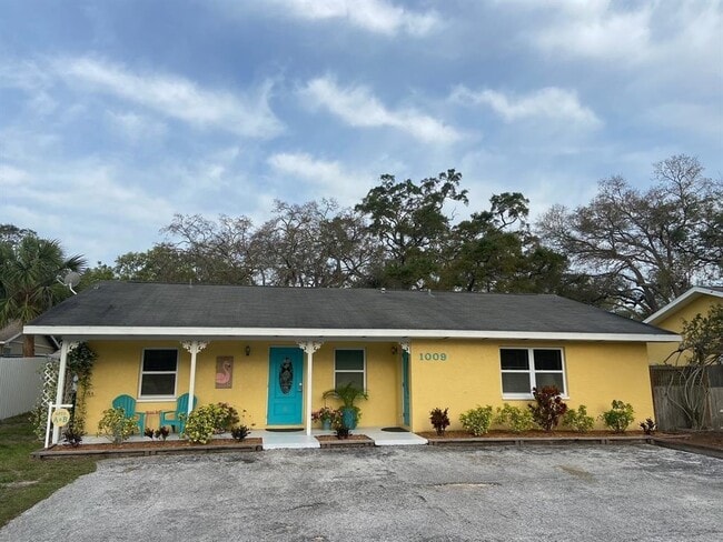 Building Photo - 1009 Sumner Blvd