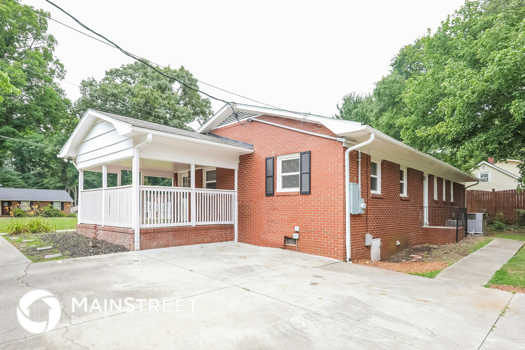 Building Photo - 2401 Atwood Rd