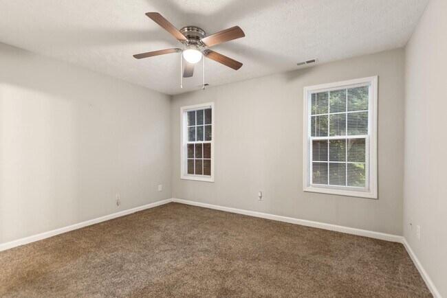 Building Photo - 390 Bubble Creek Ct