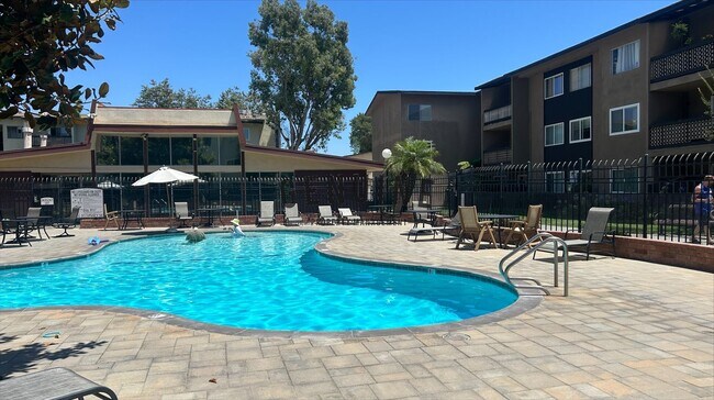 Building Photo - 12200 Montecito Rd