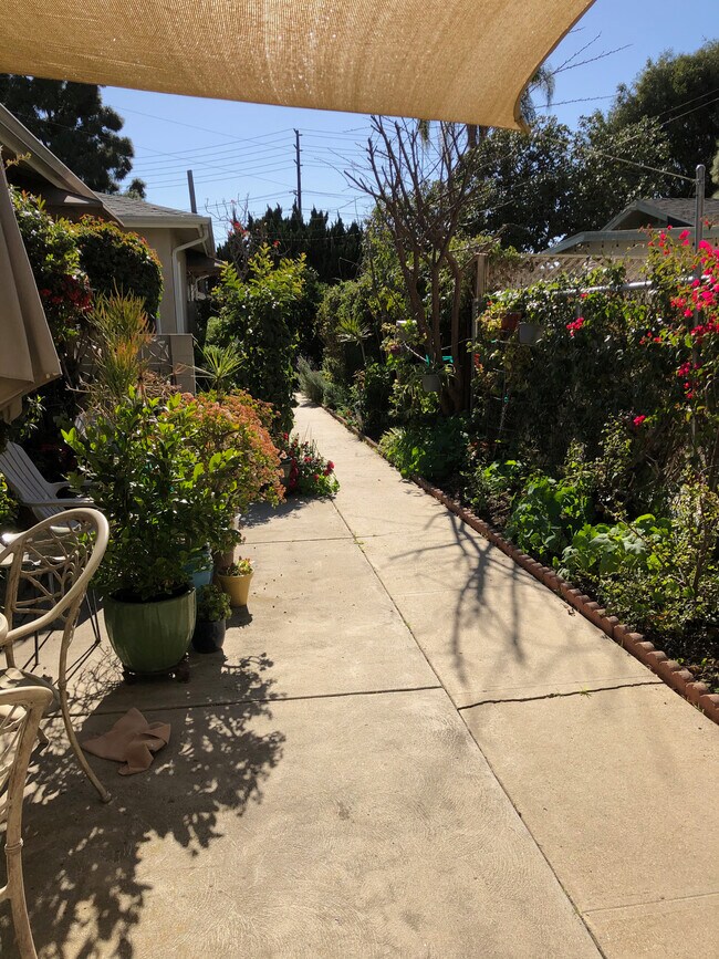 Garden - 4049 La Salle Ave