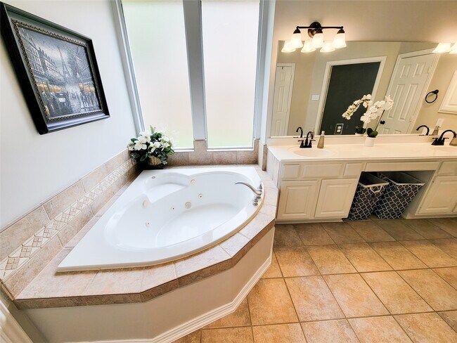 Building Photo - 78 N Bluff Creek Cir