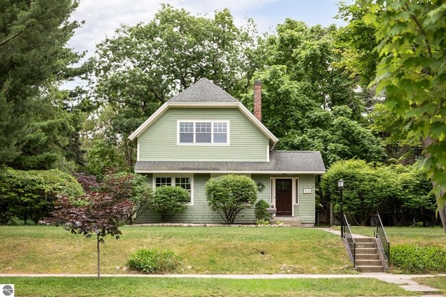 Building Photo - 828 Washington St