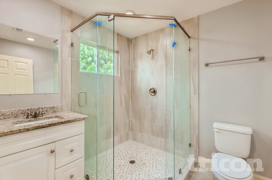 Building Photo - 5617 Kerry Ln